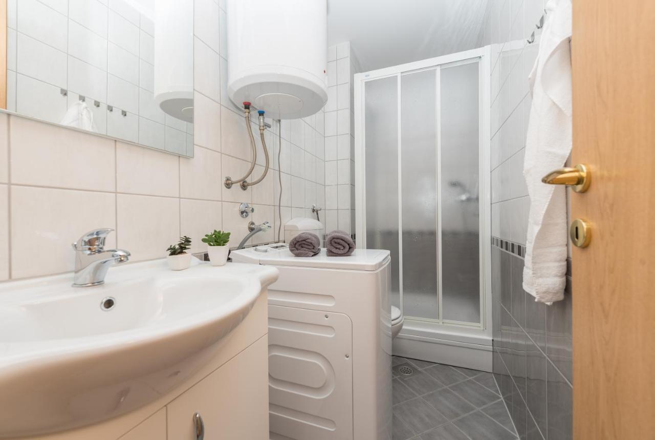 Deluxe 3 Bedroom Apartment With Sea View Baška Voda المظهر الخارجي الصورة