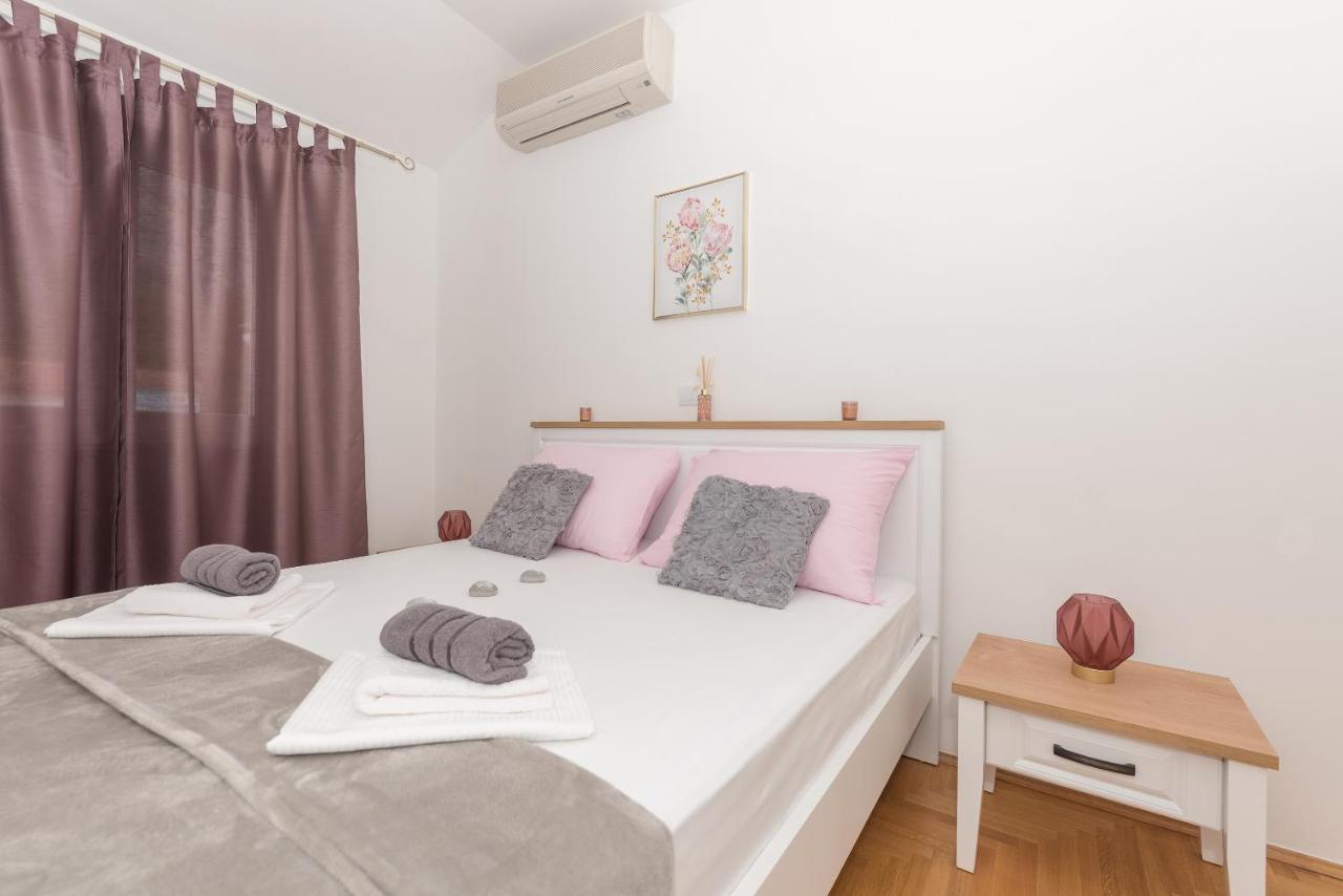 Deluxe 3 Bedroom Apartment With Sea View Baška Voda المظهر الخارجي الصورة
