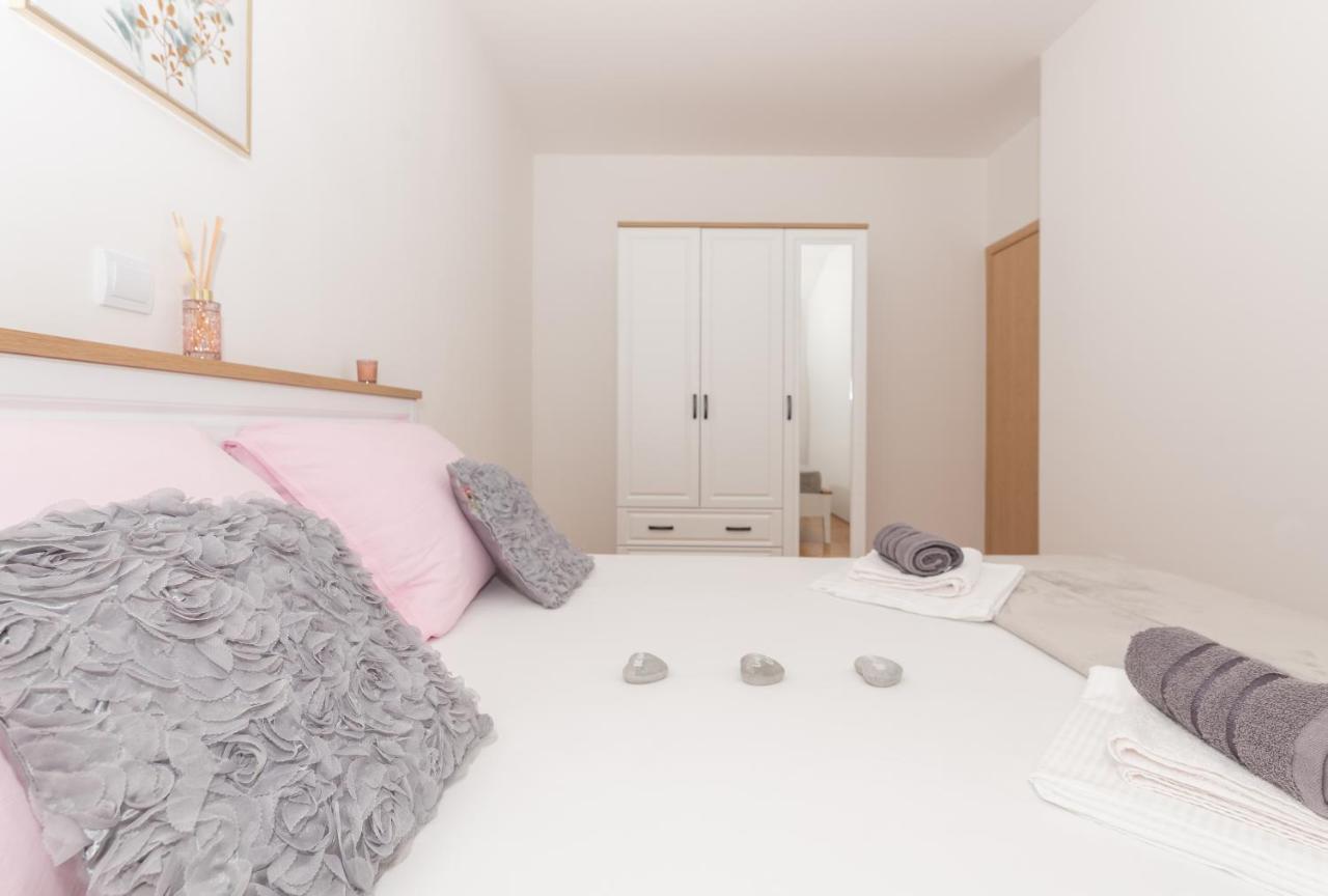 Deluxe 3 Bedroom Apartment With Sea View Baška Voda المظهر الخارجي الصورة