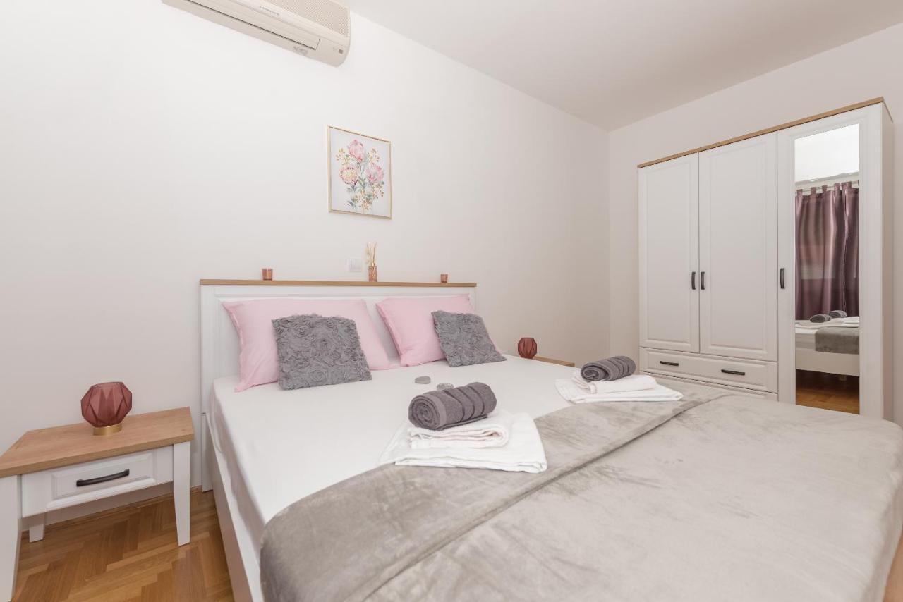 Deluxe 3 Bedroom Apartment With Sea View Baška Voda المظهر الخارجي الصورة