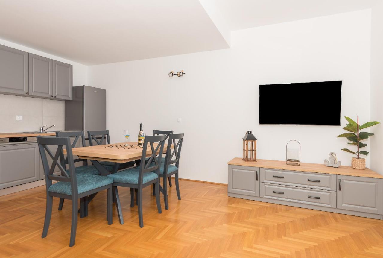 Deluxe 3 Bedroom Apartment With Sea View Baška Voda المظهر الخارجي الصورة
