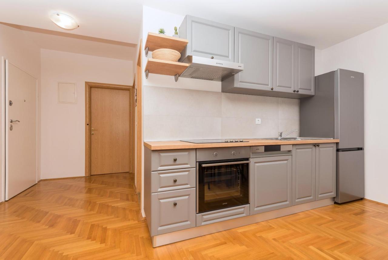 Deluxe 3 Bedroom Apartment With Sea View Baška Voda المظهر الخارجي الصورة