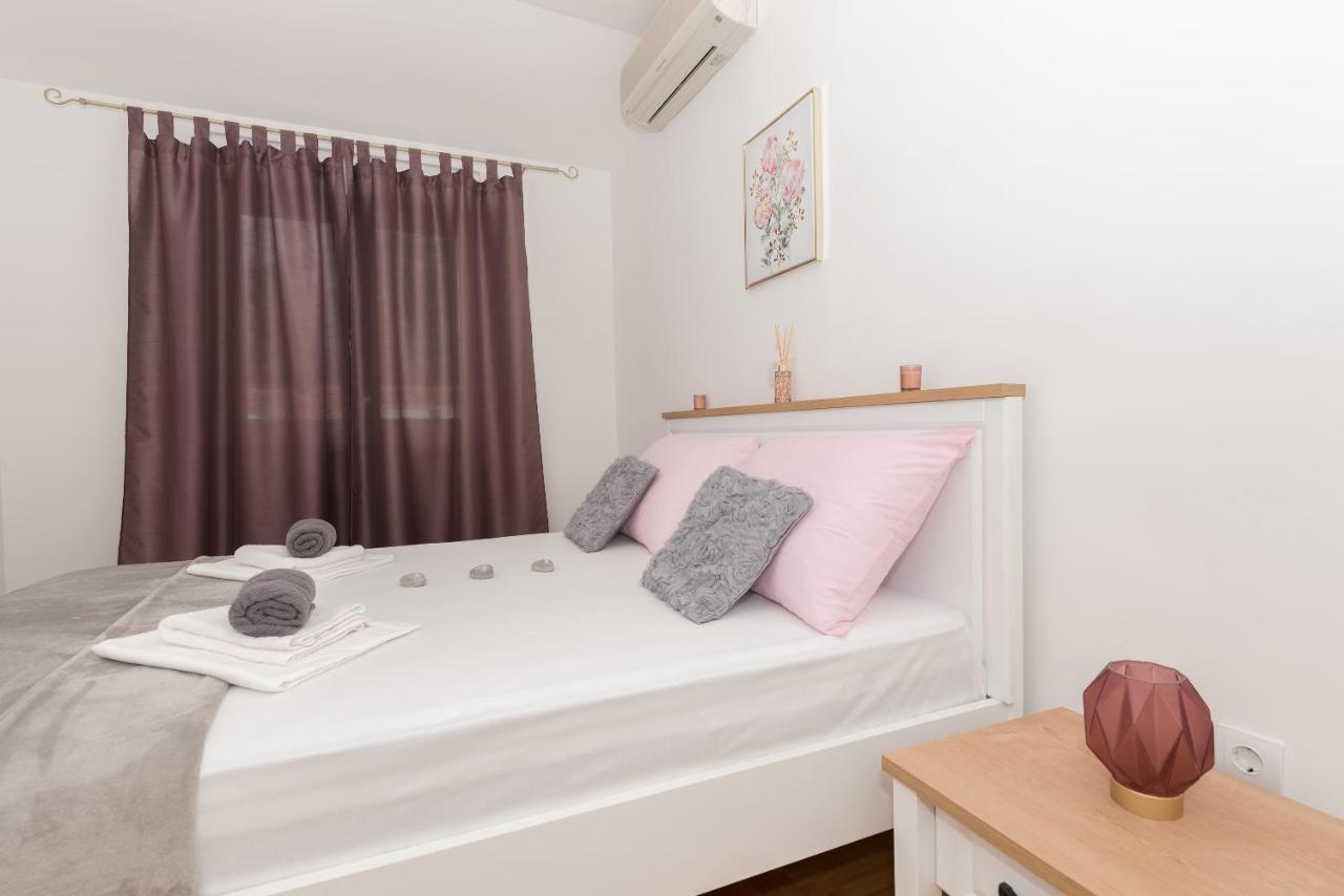 Deluxe 3 Bedroom Apartment With Sea View Baška Voda المظهر الخارجي الصورة