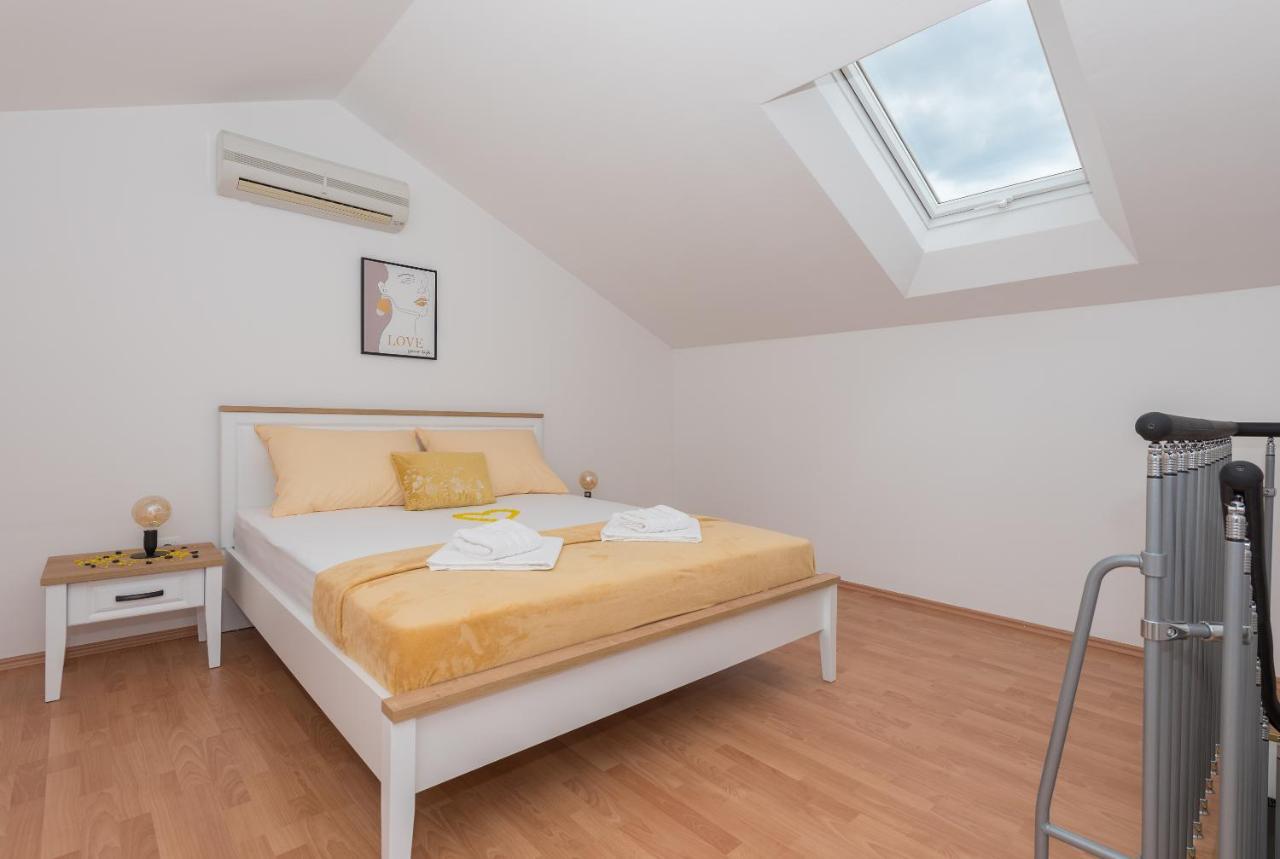 Deluxe 3 Bedroom Apartment With Sea View Baška Voda المظهر الخارجي الصورة