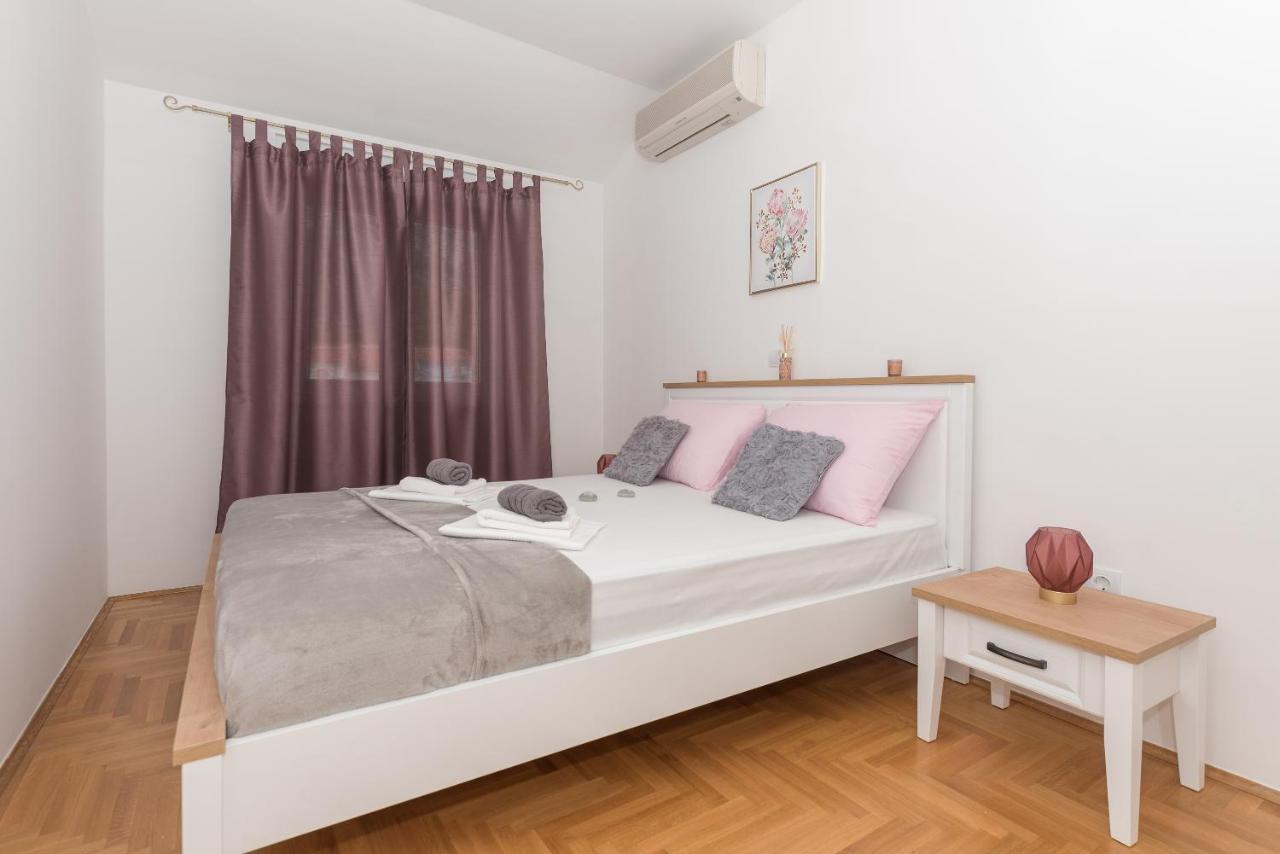Deluxe 3 Bedroom Apartment With Sea View Baška Voda المظهر الخارجي الصورة
