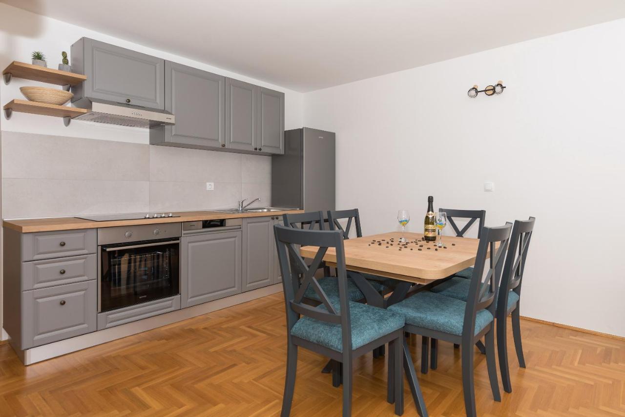 Deluxe 3 Bedroom Apartment With Sea View Baška Voda المظهر الخارجي الصورة